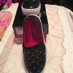 Black deco sketchers